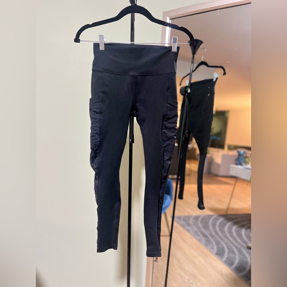 Fabletics Powerhold Cropped Leggings size S